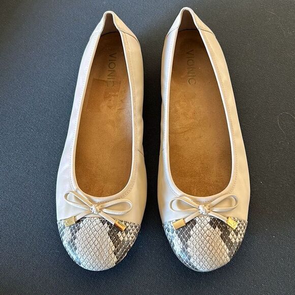 VIONIC Minna Cream Flats - Picture 1 of 12